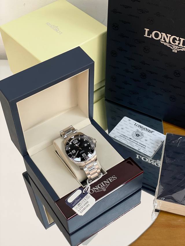 新款首发，浪琴-Longines，康卡斯潜水系列男士腕表，浪琴中的水鬼，防水达300米，表径43Mm，自动机械表eta -W200机芯，腕表使用精钢表壳，黑色表