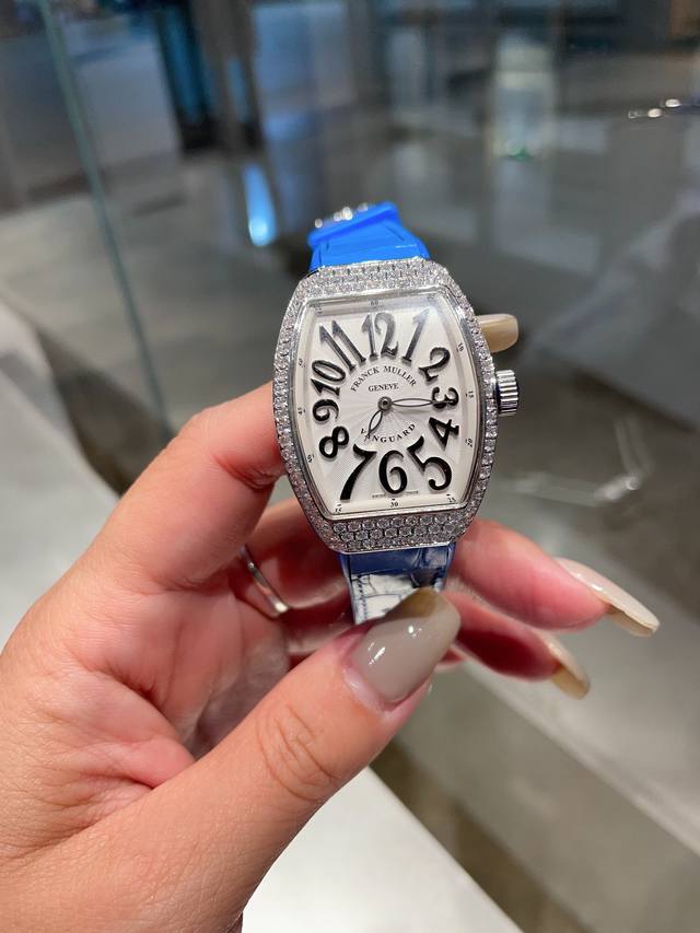 法兰克 穆勒 Franck Muller V32 Sc Dt系列 40*35*11Mm 进口石英机芯 镀膜玻璃 镶钻壳身 牛皮表带底部橡胶