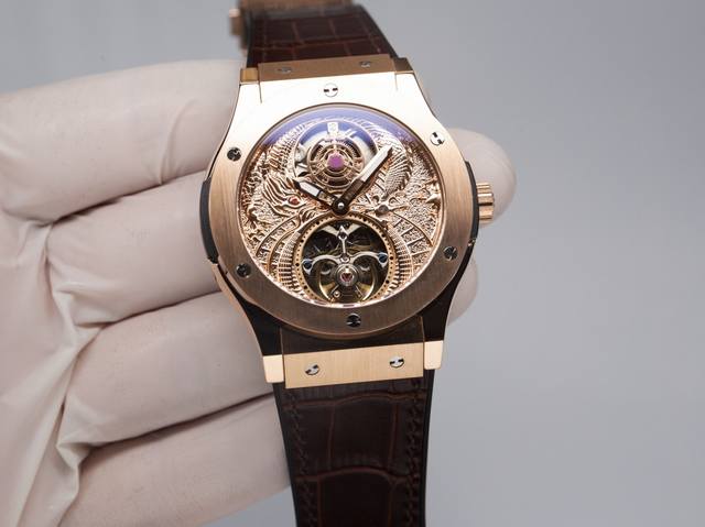 白 . 金20. Hublot 宇舶 恒宝 经典融合系列陀飞轮男士腕表 表带：进口皮带、钢带 舒适耐用 机芯：全自动机械机芯 走时稳定 材料：矿物质超强镜面 耐