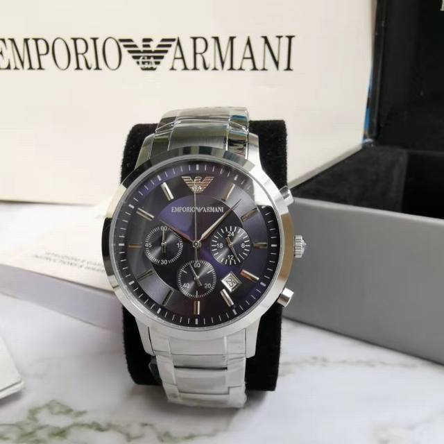 阿玛尼armani 表镜：矿物质玻璃 表带：316L精钢 尺寸：43Mm 黑色表盘钢带突显神秘气质 洋溢现代设计彰显男性魅力 穿搭怎么带怎么好看