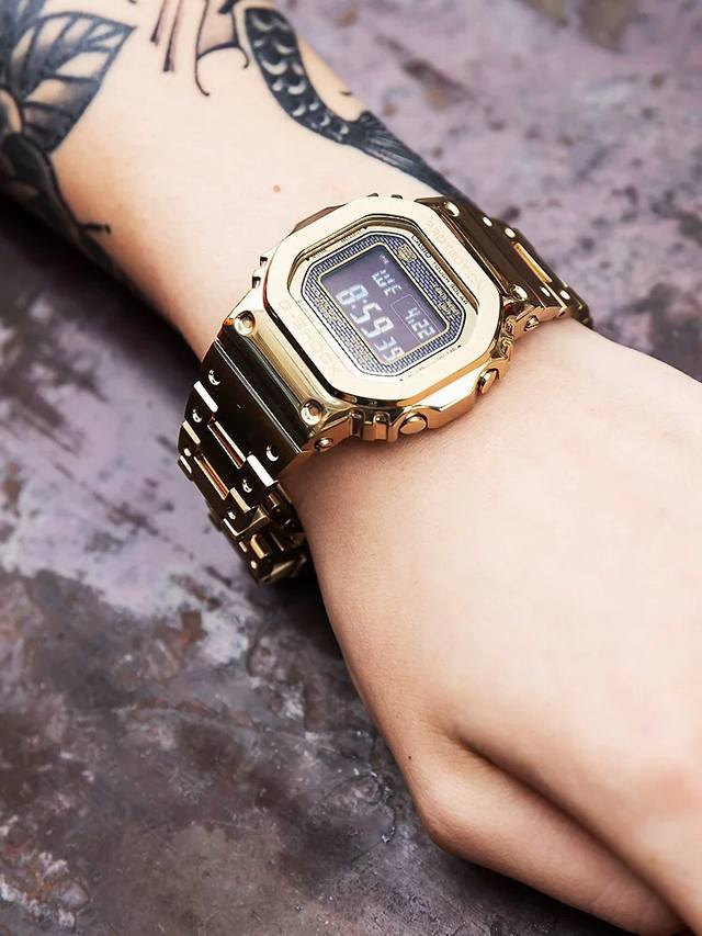 卡西欧g-Shock Gmw-B5000系列、35周年限量电子运动表！时尚百搭的电子表！金属表盘矿物玻璃，厚度13Mm 表壳横径43.2Mm