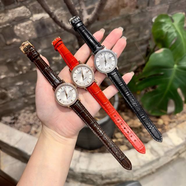 白皮 玫 钢带20陶瓷40 天梭tissot 全新卡森臻我系列 女款表隆重登场 臻我 寓意每时每刻做真实的自己。每一种身份，皆是兴之所至。每一年真我，都独具魅力