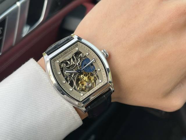 同价 ，浪琴-Longines 精品男士腕表劲爆镂空设计，尊贵大气，绅士风范，卓越品质，热卖全城。采用全自动机械机芯，顶级316精钢表壳，矿物质超强镜面，尺寸4