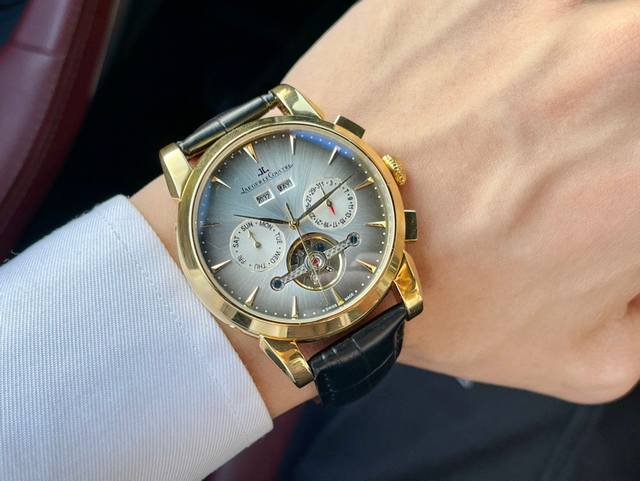 同价 积家jaeger-Lecoultre 精品男士腕表多功能设计。绅士风范，卓越品质，热卖全城。采用全自动机械机芯，顶级316精钢表壳，矿物质超强镜面，尺寸4