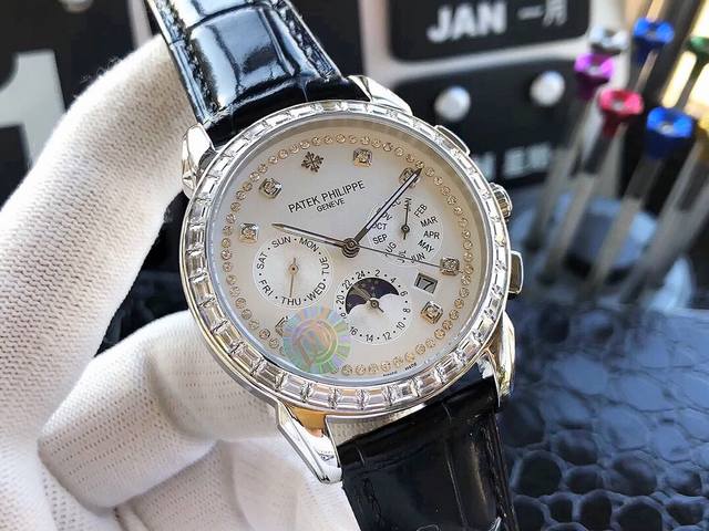 白壳 金玫壳 百达 翡丽patek Philippe 复杂系列六针男表爆款 多功能腕表！ 1搭载原装进口9100星期月份月相动能功能机芯机械表！ 2表盘上采用经