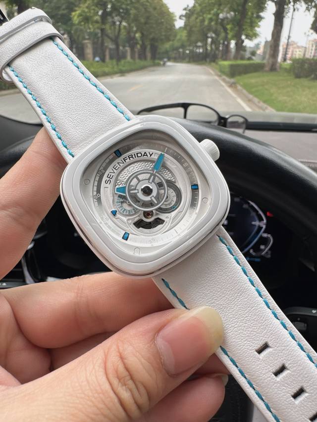 Sj出品 原单 夏日新品 七个星期五 Sevenfriday P1C 05一杯鸡尾酒搭配蔚蓝海岸，等待日出还是追逐日落余晖，打开夏日的正确方式一让 Sevenf