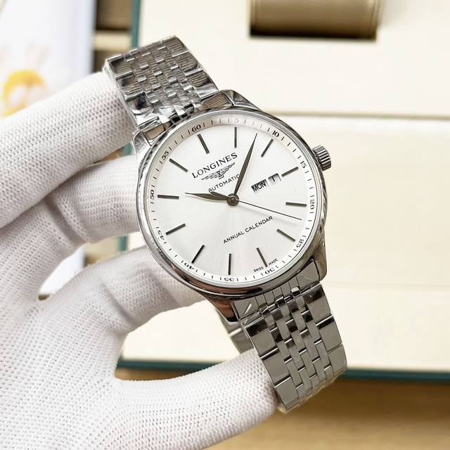 白 -金 钢带+20，浪琴-Longines 精品男士腕表尊贵大气，绅士风范，卓越品质，热卖全城。采用全自动机械机芯，顶级316精钢表壳，矿物质超强镜面，尺寸4