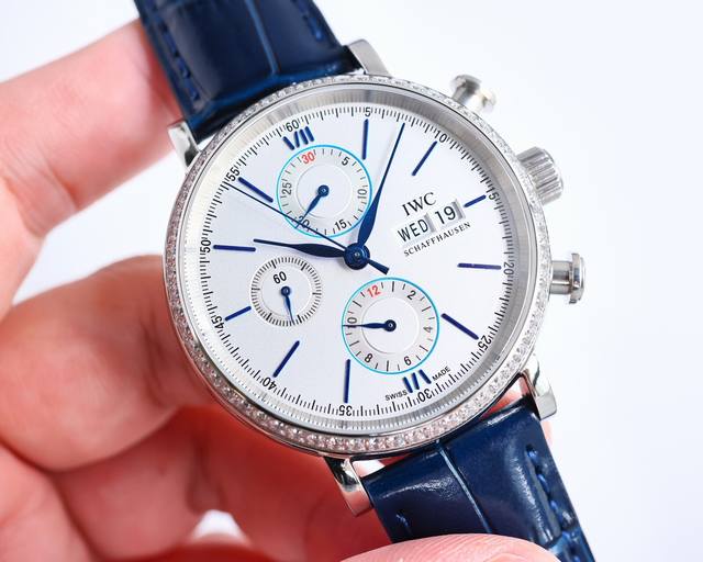 白钻 金壳 Tw倾情演绎 Iwc 万国 波涛菲诺计时腕表 Rb2 腕表尺寸42Mmx13.5Mm。完美同步正品，表壳以精钢材质打造，通过细致的抛光打磨之后呈现出