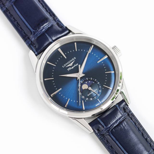 Sj出品 浪琴 Longines 军旗系列 经典复刻日月星辰腕表，新款上市！Zf4 字面：采用弧形设计，同时搭配太阳玟，时分针夜光涂层，无论日夜均可清晰显时，镶