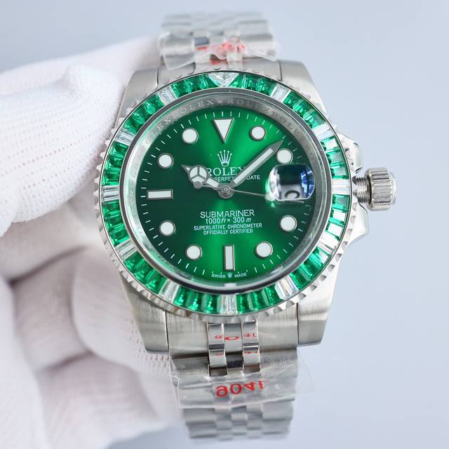 钢带没钻统一价： 满钻统一价： 全新字面 三珠钢带的 五珠钢带 劳力士rolex 奢华极致满天星版本腕表 手工镶嵌打造，密镶顶级施华洛世奇美钻，奢华品质的诠释，