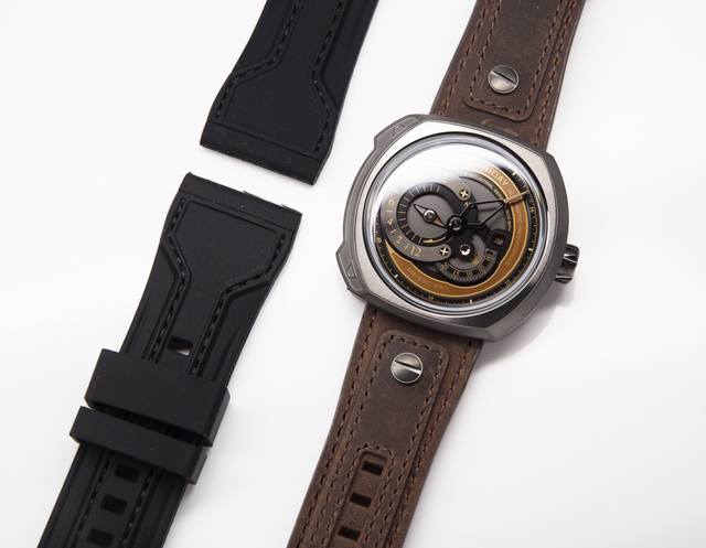 Sevenfriday 现货 引领时尚狂潮的sevenfriday再爆新款怀旧工业革命元素q2 03 表圈不锈钢黑色pvd喷砂抛光和喷砂处理 表盘多层次界面 磨