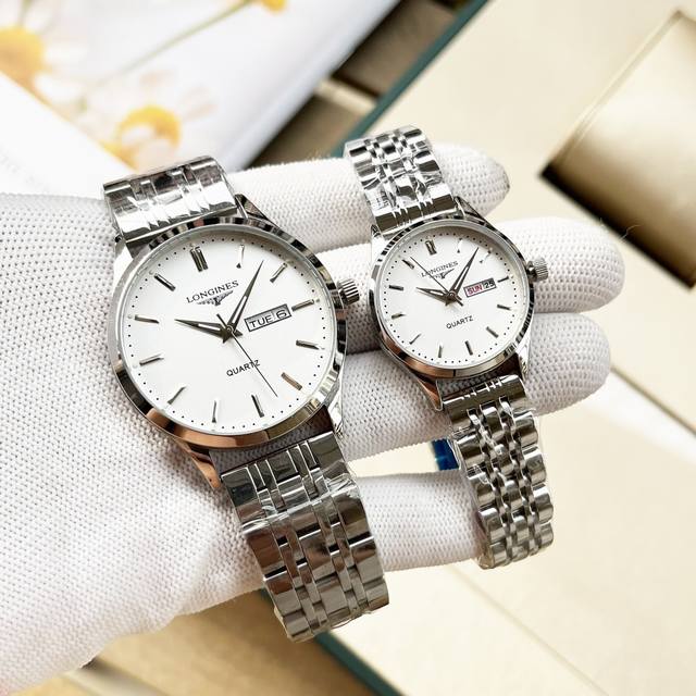 白 -金 钢带+20 实物拍摄 品牌： 浪琴-Longines 类型：情侣对表 表壳：316精钢 做工优质 表带：进口小牛皮 316精钢 两种可选 机芯：进口石