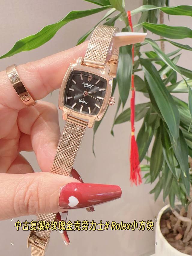 劳力士rolex #新品低调奢华女款古董表，小方表 石英机芯，合金材质与白金电镀，整体质感和气质都变了，精致感upup搭配小巧壳形，上手效果完美！尺寸28Mm