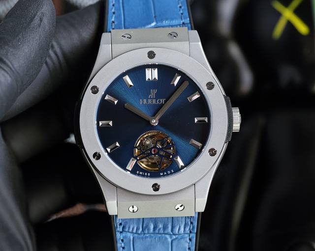 白壳 玫壳 恒宝 Hublot 兰宝石玻璃 45Mm*13Mm 头层牛皮表带 原装扣 全自动机械机芯 浓浓的金属酷感 始终带给你视觉上的冲击