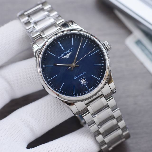 白皮 金 钢带加20 实物拍摄 品牌：浪琴-Longines 类型：男士腕表 表壳：316精钢 做工优质 表带：进口小牛皮 顶级316精钢 两种可选 机芯：高级