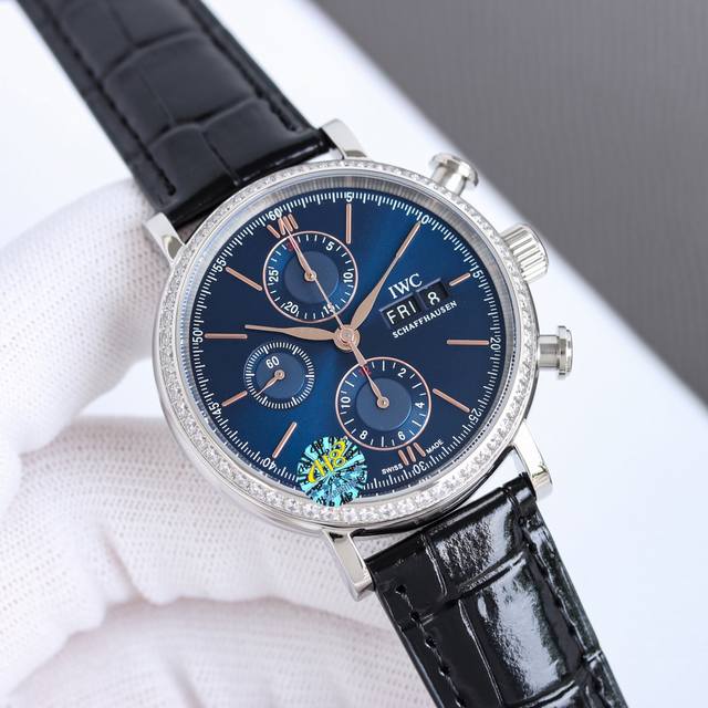 白壳 金壳 Tw倾情演绎 Iwc万国波涛菲诺计时腕表 腕表尺寸42Mmx13.5Mm。完美同步正品，表壳以精钢材质打造，通过细致的抛光打磨之后呈现出细腻光泽，镶