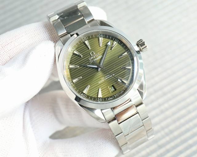 欧米茄 Omega 海马系列 150 Cm2 强势来袭，采用独家专用8900一体机芯，摆幅28800，双卜双面镀蓝蓝宝石玻璃， 钢带通用原装，超强防水150米，