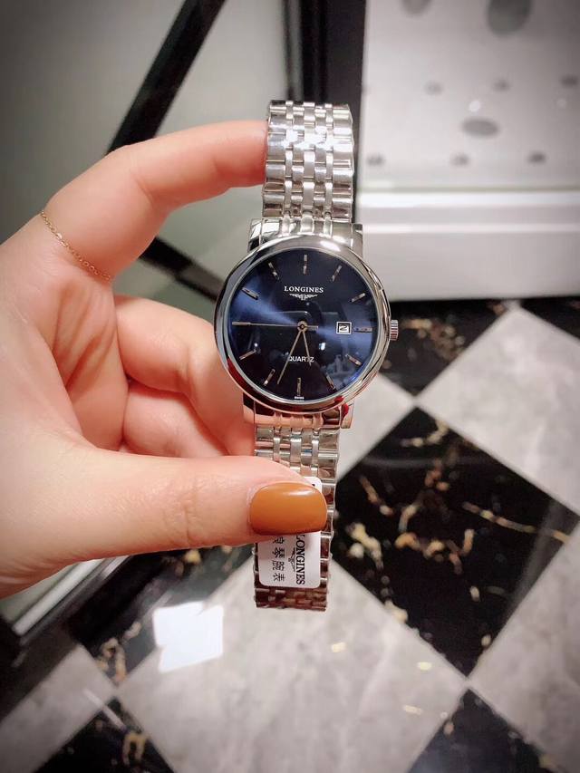 经典蓝色浪琴-Longines 经情典侣对表，拱形蓝光玻镜璃面，316精钢表带，原装蝶蝴扣。搭载口进石英机芯，尺寸：男40Mm 女33Mm，厚度12Mm，经重典