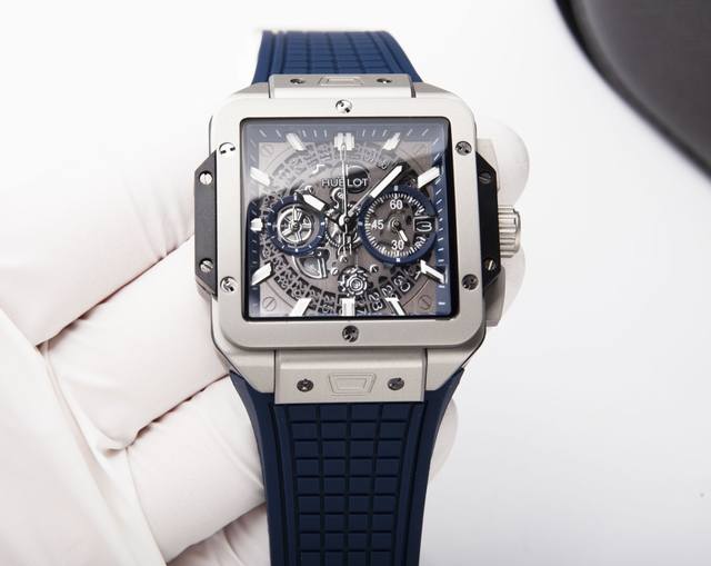 白 . 金20 Hublot 恒宝 秉承“敢为先锋，独树一帜”的品牌理念，推出新款宇舶表square Bang Unico系列 独特的方形设计表盘 采用进口机芯