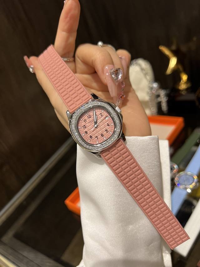 白 金 钻10 百达翡丽 5067A 手雷 石英女表 Patek Philippe--5067A全系列石英腕表，带来全网最佳的复刻产品和极致体验，确保还原正品般