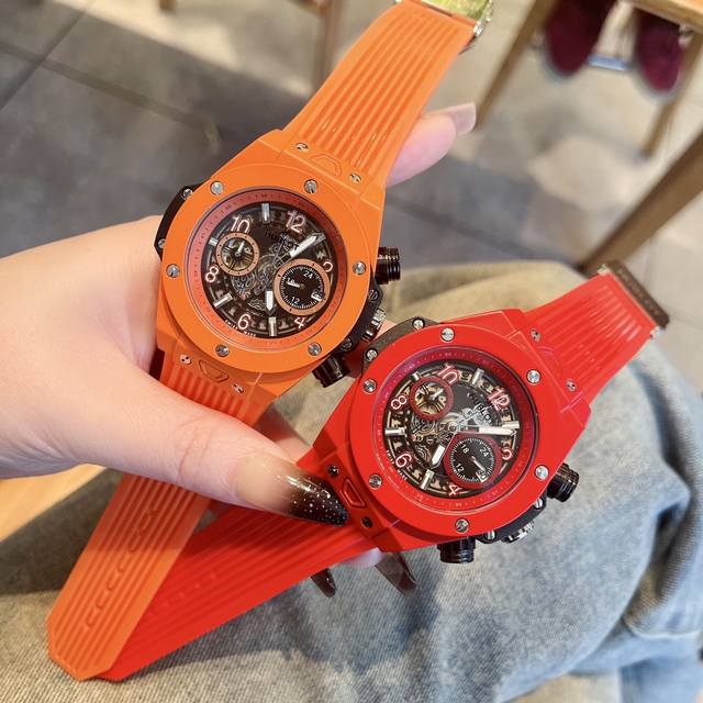 独家款上图让利 品牌：恒宝-宇舶-Hublot 热类卖型，男士石英计时腕表磨砂灰色壳套 表带：进口天硅层皮然胶表带 耐用 机芯：进口石英计时机芯 精准 材料：矿