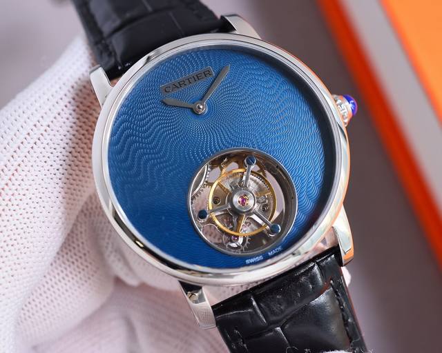 统一价： 卡地亚rotonde De Cartier Tourbillon Cadran Love陀飞轮腕表表壳精炼，为充满想象力的设计师提供了承载机械部件的理