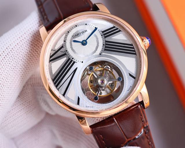 统一价： 卡地亚rotonde De Cartier Tourbillon Cadran Love陀飞轮腕表表壳精炼，为充满想象力的设计师提供了承载机械部件的理