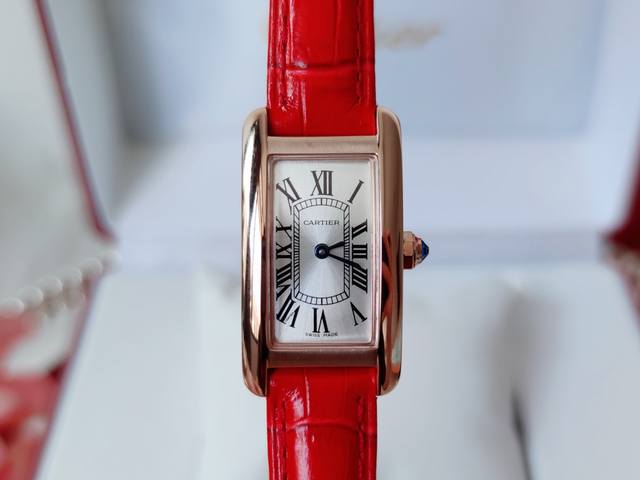 白壳 玫瑰金 钻+30 卡地亚-Cartier Tank Américaine腕表，小号表款，采用蓝宝水石晶镜面，瑞士石英机芯。原版开模，精钢表壳，八角形表冠，