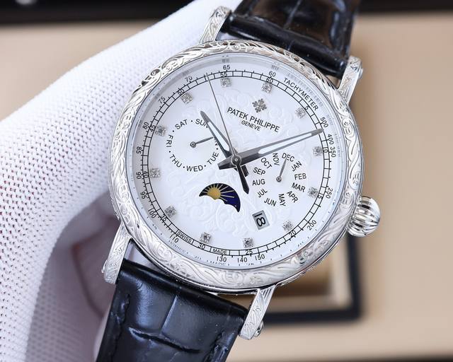 白 -金 百达翡丽patek Philippe复杂功能系列-纯手工-雕花腕表-惊艳登场，42毫米的表径适配大众男性手寸，非常商务可亦休闲。整表表壳手工雕刻花纹，