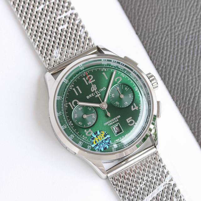 Tw新品百年灵璞雅b01计时腕表premier B01 Chronograph 吴彦祖同款 材质： 316L精钢 直径： 42毫米 厚度： 13.65毫米 表镜