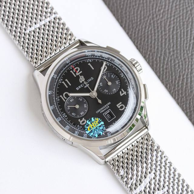 Tw新品百年灵璞雅b01计时腕表premier B01 Chronograph 吴彦祖同款 材质： 316L精钢 直径： 42毫米 厚度： 13.65毫米 表镜