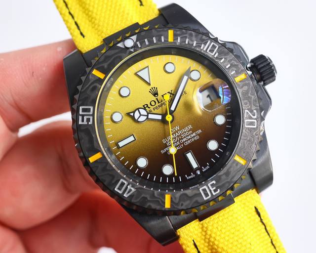 统一价： 新品首发劳力士rolex Diw Submariner Parakeet 新品定制款sub水鬼，完美呈现！ 1：特别定制碳纤维圈口、渐变绿表盘，Diw