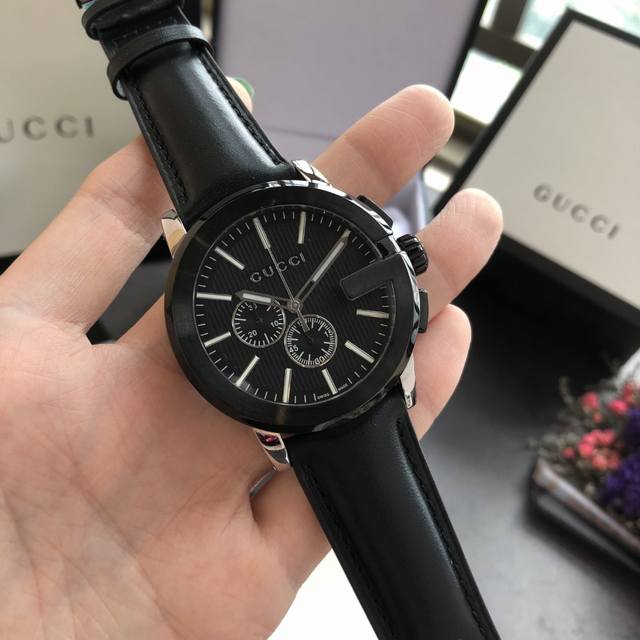 白 金 古驰 Gucci G-Chrono系列皮革男士，43*9Mm，316精钢表壳，精钢镀膜玻璃，进口多功能机芯，原装按扣，原单品质；