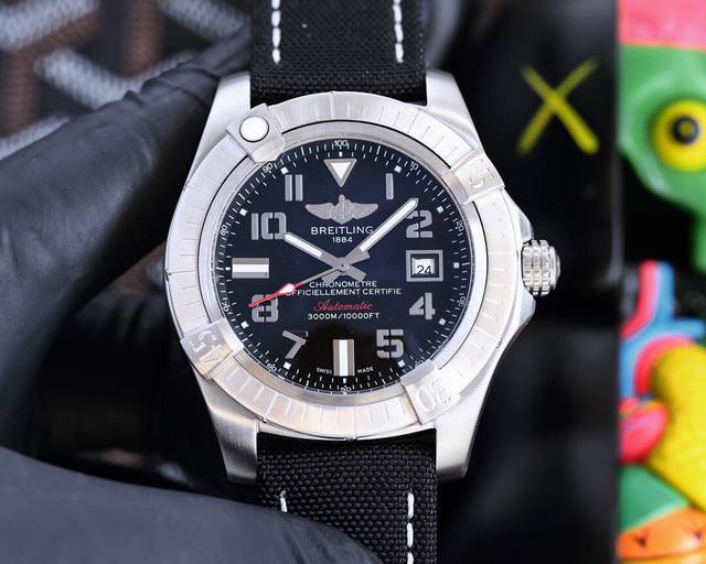 白壳 黑壳 百年灵 Breitling 复仇者系列 全自动机械 43*13Mm 拱桥强化玻璃 泰国橡树胶带 军用帆布表带 原装针扣 复仇者黑鸟侦察机 承载着改变