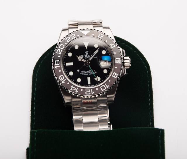 白 . 金20. Rolex 劳力士 Gmt格林尼治型 尺寸40Mm！ 机芯 搭载全新原装西铁城8215全自动机械机芯，显示双时区gmt 两地时指针，走时精准，