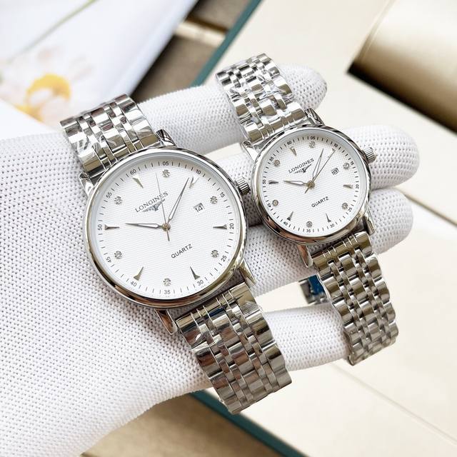 白 -金 钢带+20。 实物拍摄 品牌： 浪琴-Longines 类型：情侣对表 表壳：316精钢 做工优质 表带：进口小牛皮 316精钢 两种可选 机芯：进口