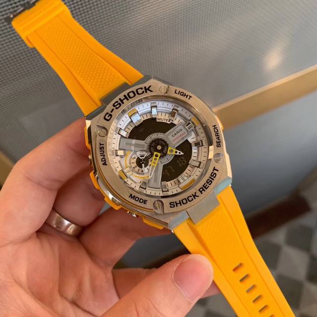 卡西欧gst-400G系列、G-Shock经典防震表盘设计、配合冲击视觉的强烈色彩、抬手自动亮灯、Lcd液晶显示盘、精确到1 0秒的秒表计速功能、防震、防磁、4