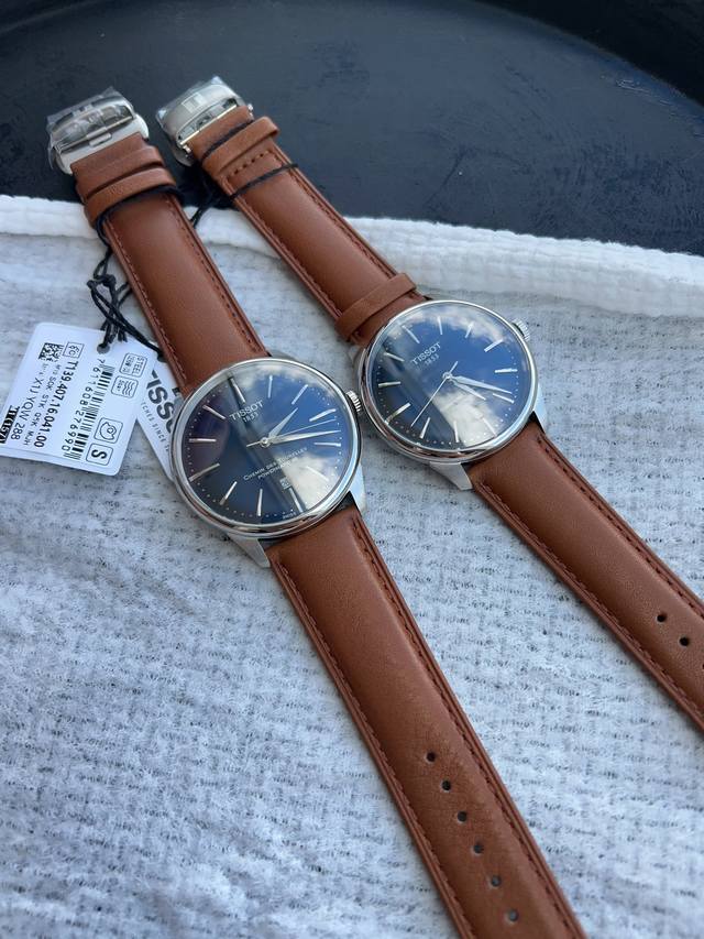 新款到货 Original Tissot,天梭2023新款杜鲁尔自动机械表，龚俊同款，原厂配件搭载2824 C07镂空机芯。蓝宝石玻璃，～42Mm表径 10.8