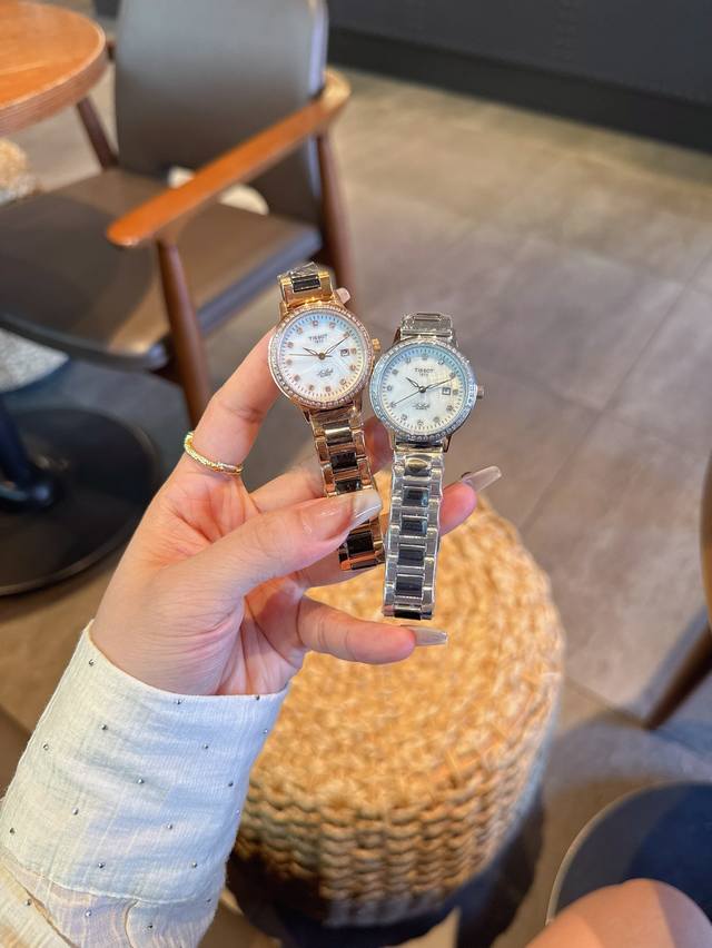 FFF金 陶瓷20 天梭TISSOT 全新卡森臻我系列 女款表隆重登场 臻我 寓意每时每刻做真实的自己。每一种身份，皆是兴之所至。每一年真我，都独具魅力。佩戴卡