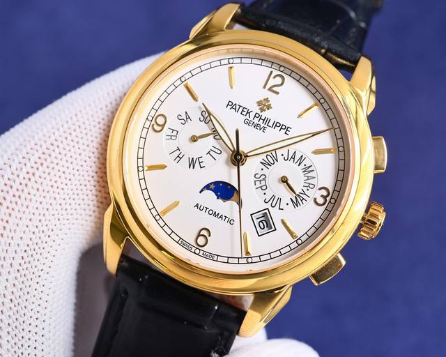 FFF金 钻50百达翡丽Patek Philippe惊艳登场，42毫米的表径适配大众男性手寸，非常商务可亦休闲。整表表壳手工雕刻花纹，视觉冲击力强，令人过目不忘