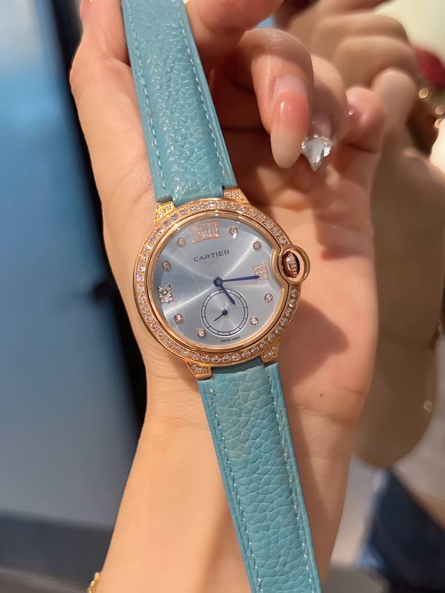 FFF.金 Ballon Bleu de Cartier卡地亚蓝气球腕表奢华系列，百搭尺寸36mm，简约又别具品味，摒弃了现代盛行的繁复华丽的修饰，以简约重新诠