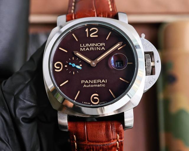 白壳 沛纳海 PANERAI 弧型镀膜玻璃 44mm*16mm 胶表带搭配原装针扣 全自动机械 一款来自硬汉的手表