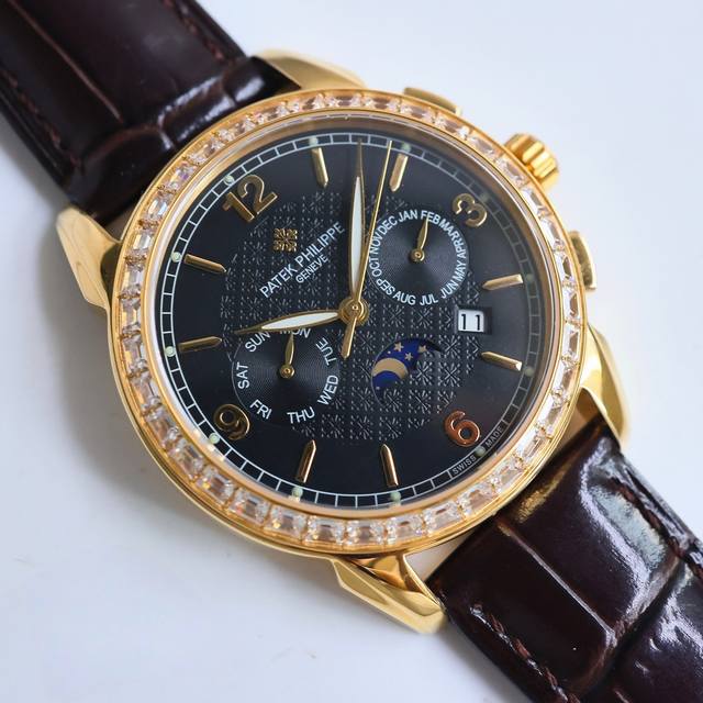 白壳 金壳 钻50 百达翡丽Patek Philippe惊艳登场，42毫米的表径适配大众男性手寸，非常商务可亦休闲。视觉冲击力强，令人过目不忘，实物质感更加优美