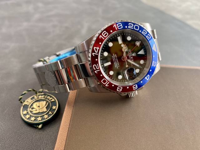 SK Factory 劳力士Rolex 格林尼治 直径 40mm 机芯 搭载全自动机械机芯 可选GMT针在最低层跟第二层不同机芯 圈口 复古铝圈 镜面 防刮蓝宝