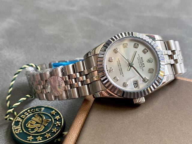 SK Factory 女款 劳力士Rolex 单历 日志型31mm 直径 31mm 机芯 搭载全自动机械机芯 圈口 劳力士RingCommand三角坑纹 光圈