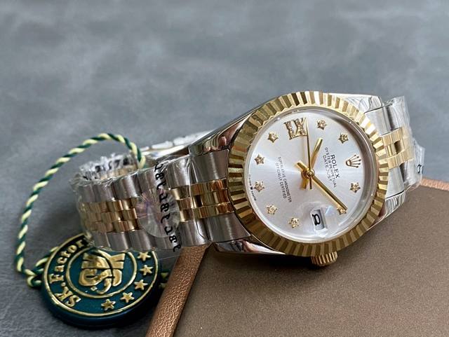 SK Factory 女款 劳力士Rolex 单历 日志型31mm 直径 31mm 机芯 搭载全自动机械机芯 圈口 劳力士RingCommand三角坑纹 光圈