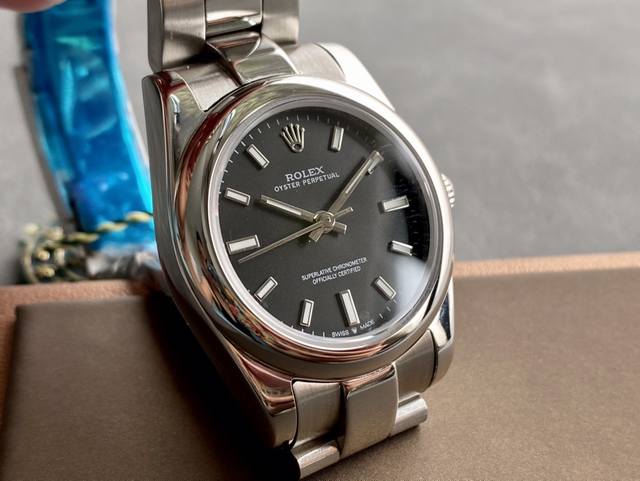 SK厂 劳力士Rolex 蚝式恒动型31mm 直径 31mm 机芯 搭载全自动机械机芯 圈口 光圈 镜面 防刮蓝宝石玻璃镜面 材质 进口316L精钢表壳 表带