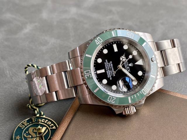 SK Factory 劳力士Rolex 新款绿水鬼SUB潜航者 直径 41mm 机芯 搭载全自动机械机芯 圈口 陶瓷圈口 镜面 防刮蓝宝石玻璃镜面 材质 进口3