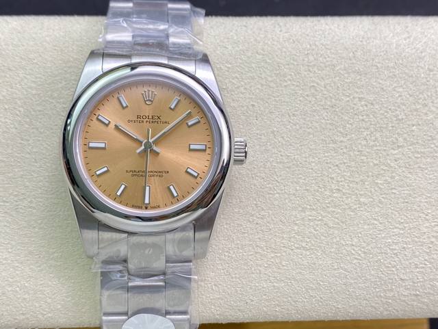 SK厂 v2版 劳力士Rolex 蚝式恒动型31mm，升级了全拉丝表带和冲压LOGO皇冠 直径 31mm 机芯 搭载全自动机械机芯 圈口 光圈 镜面 防刮蓝宝石