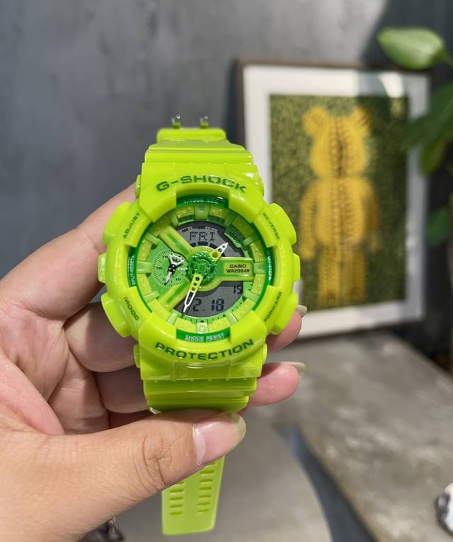 卡西欧GA-110 销冠款G-SHOCK 经典防震表盘设计 45度自动抬手亮灯功能配合冲击视觉的强烈色彩 LCD液晶显示盘精确到1 1000秒的秒表计速功能 防